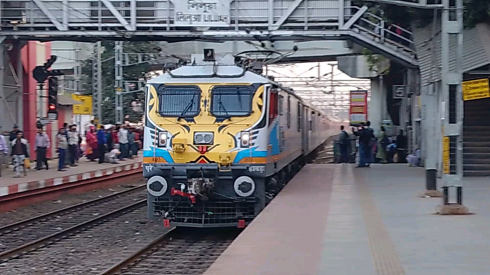 12302 New Delhi - Howrah Rajdhani Express (Via Gaya) photo 35