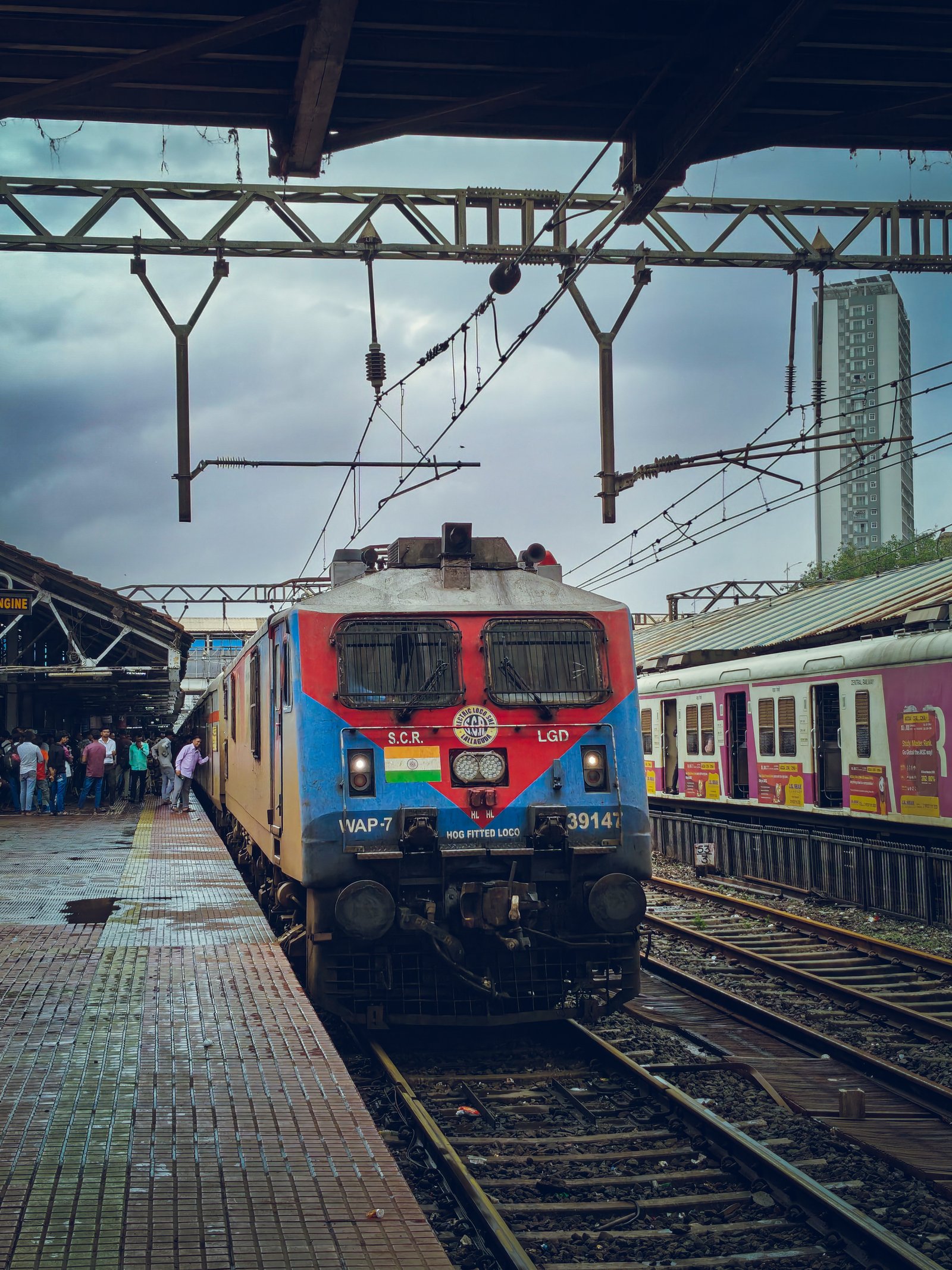 01023 Pune - SCSMT Kolhapur Special Fare Special photo 8