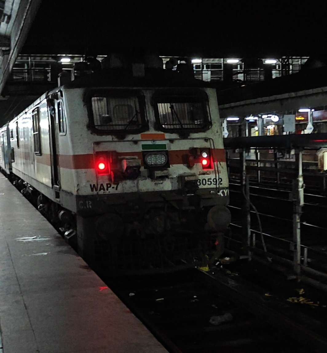 22222 Hazrat Nizamuddin - Mumbai CSMT Rajdhani Express photo 11