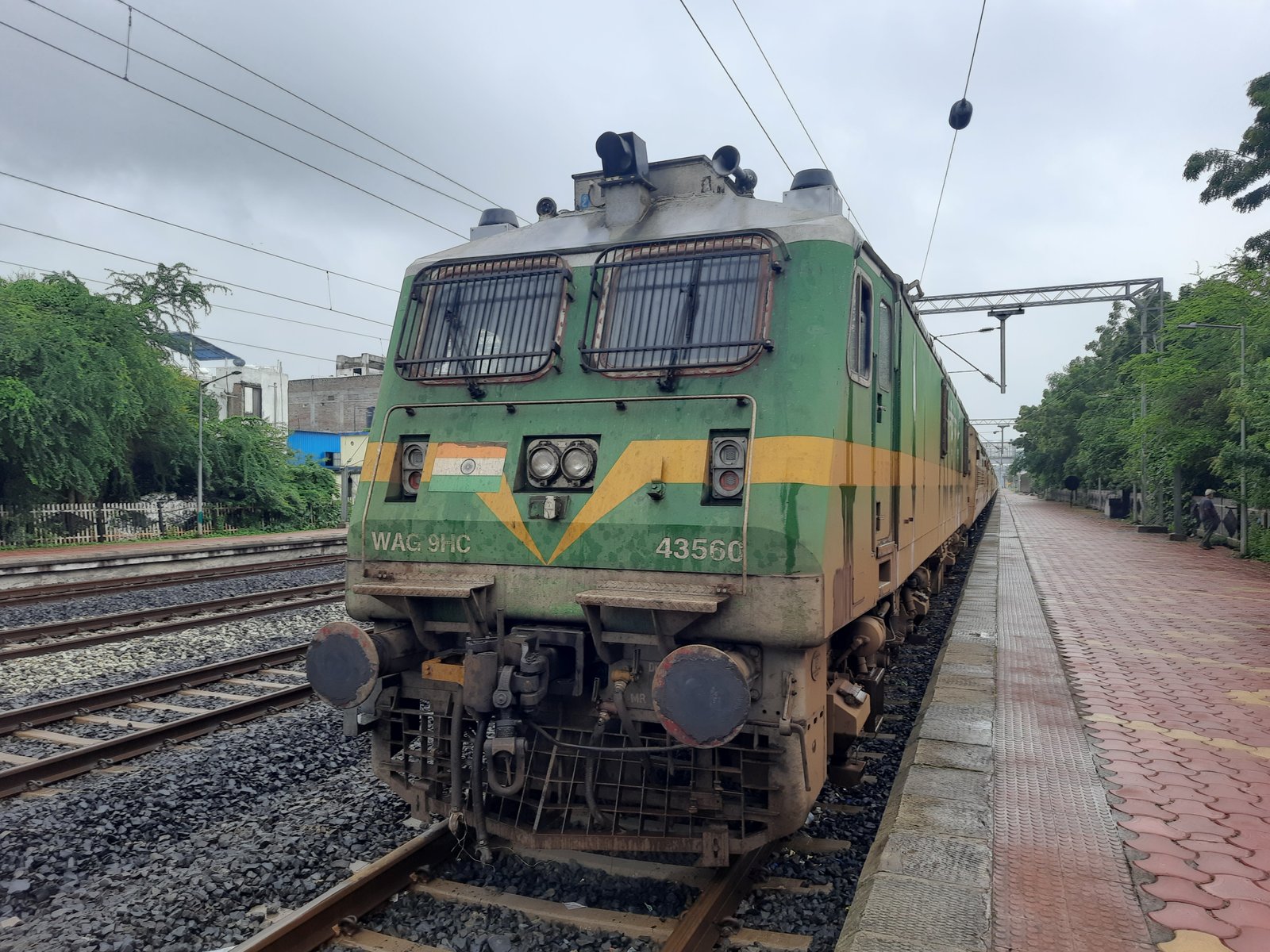 22435 Varanasi - New Delhi Vande Bharat Express photo 5