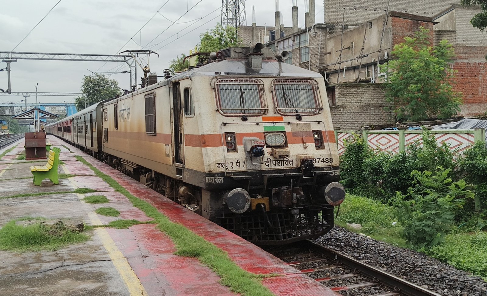 12155 Shaan-E-Bhopal SF Express photo 8