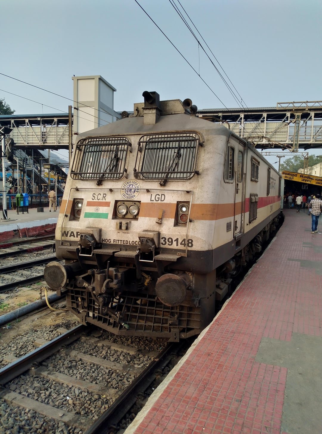 22222 Hazrat Nizamuddin - Mumbai CSMT Rajdhani Express photo 21