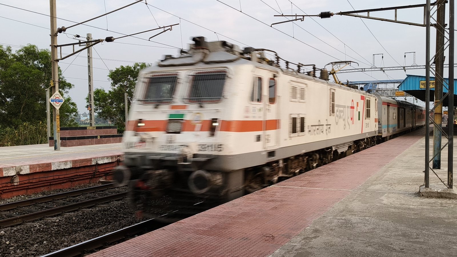 12302 New Delhi - Howrah Rajdhani Express (Via Gaya) photo 33