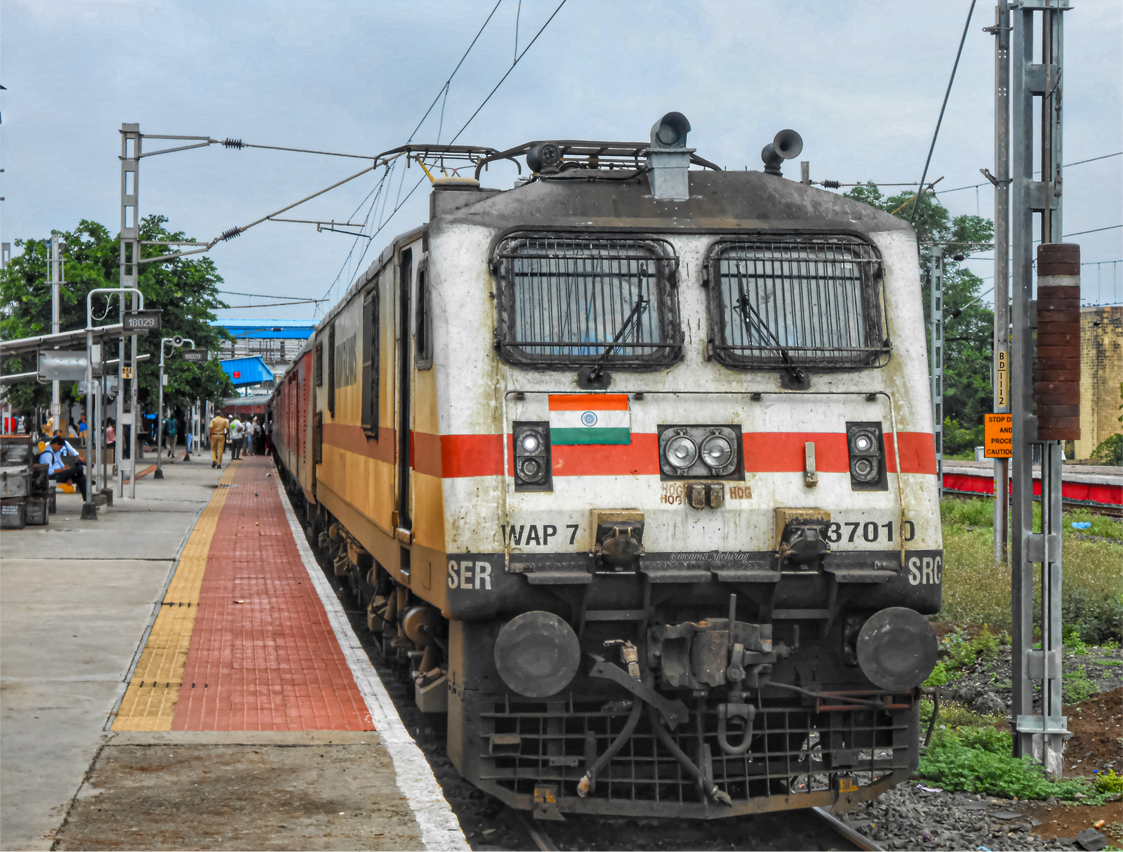 20407 Ranchi - New Delhi Rajdhani Express (Via Japla) photo 1