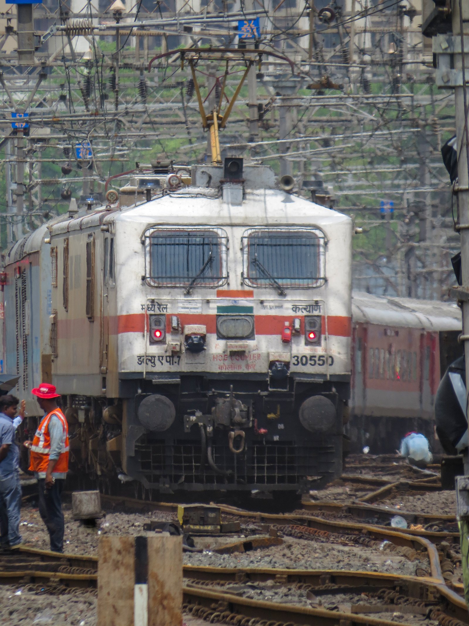 22222 Hazrat Nizamuddin - Mumbai CSMT Rajdhani Express photo 14