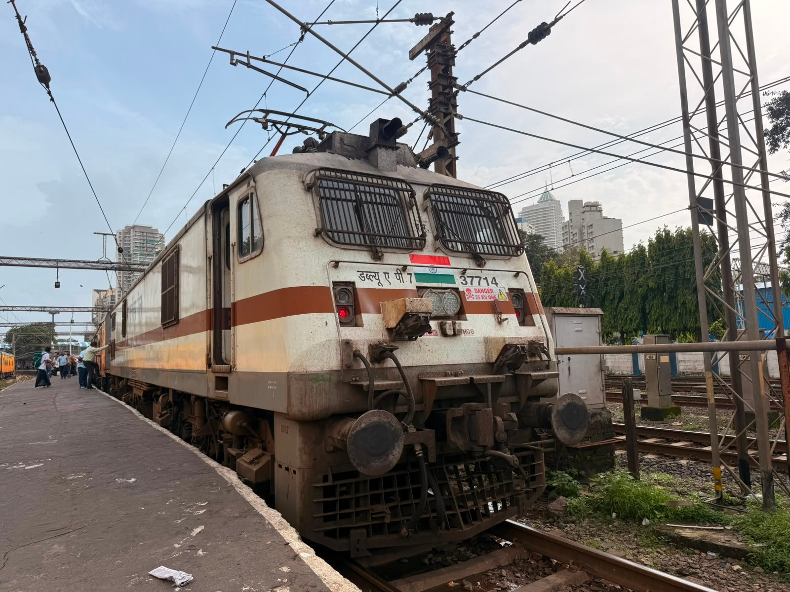 12951 Mumbai Central - New Delhi Tejas Rajdhani Express photo 4