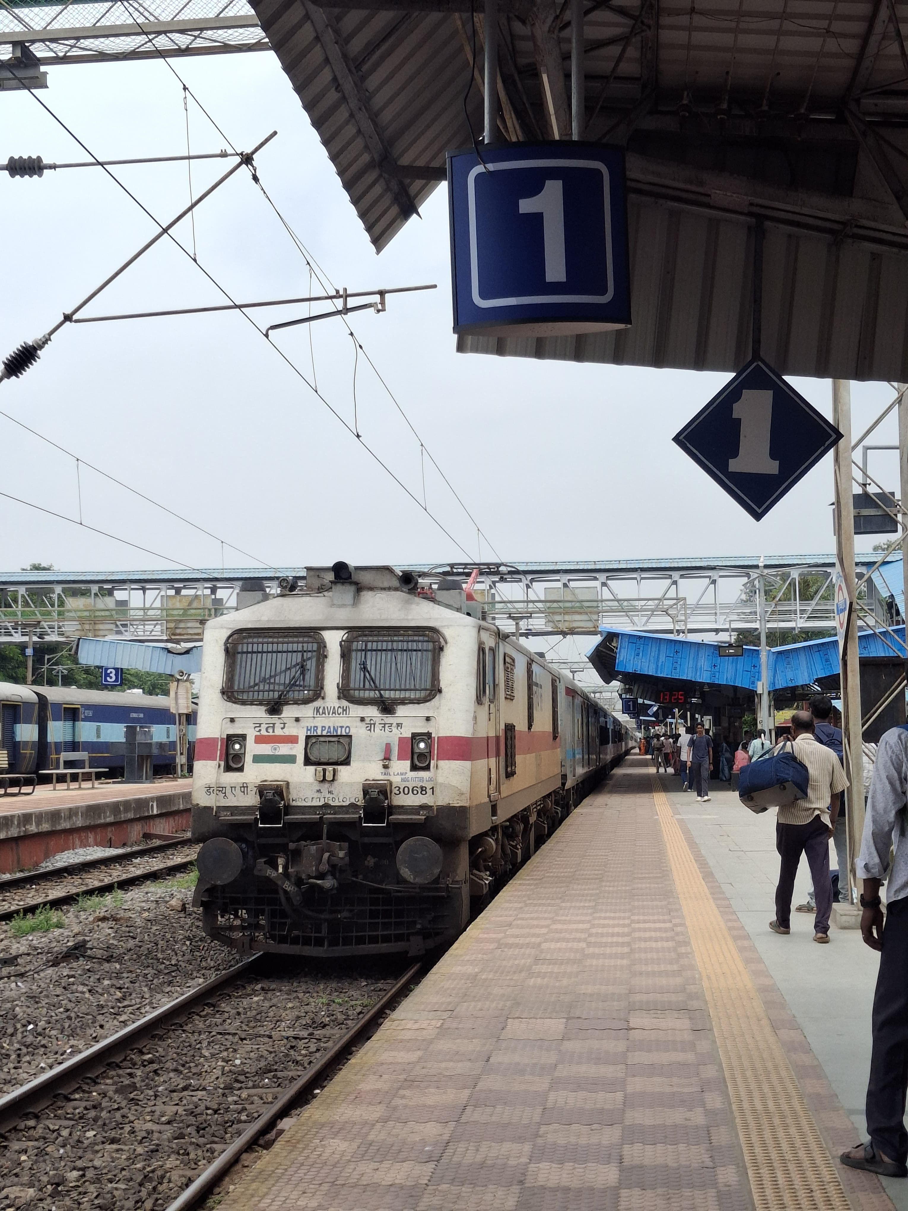 11077 Jhelum Express photo 5