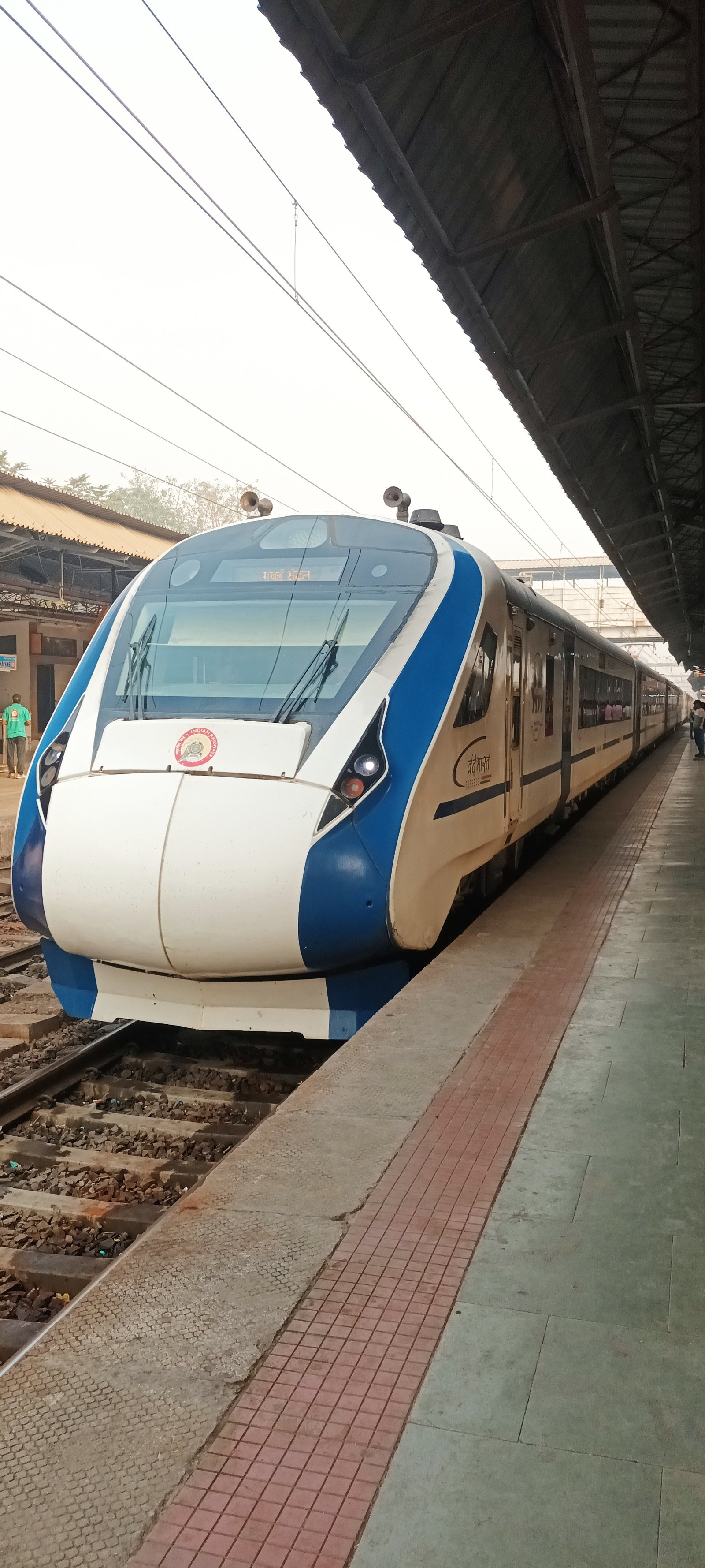 16215 Chamundi Express photo 5