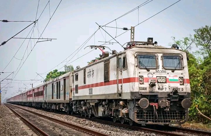 12259 Sealdah - Bikaner AC Duronto Express photo 7
