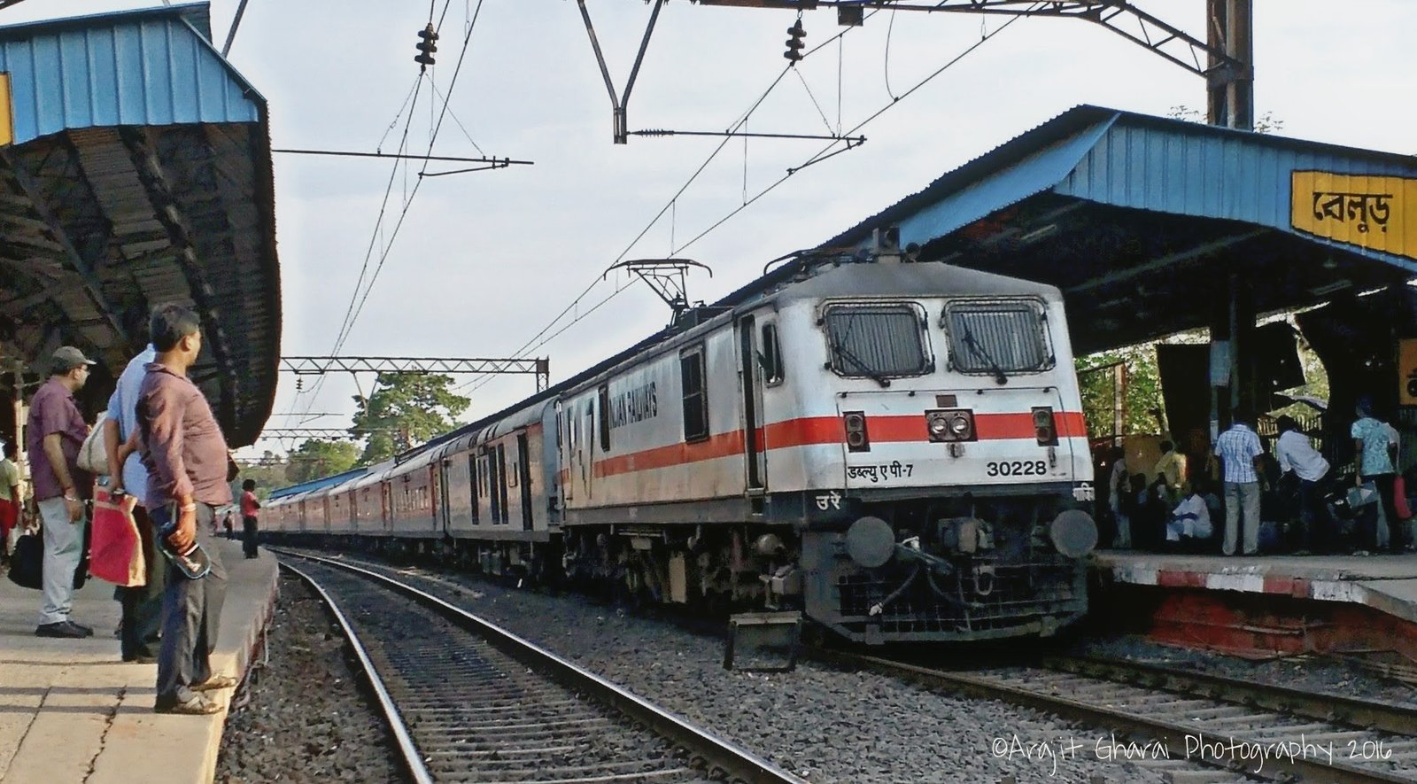 12305 Howrah - New Delhi Rajdhani Express (Via Patna) photo 8