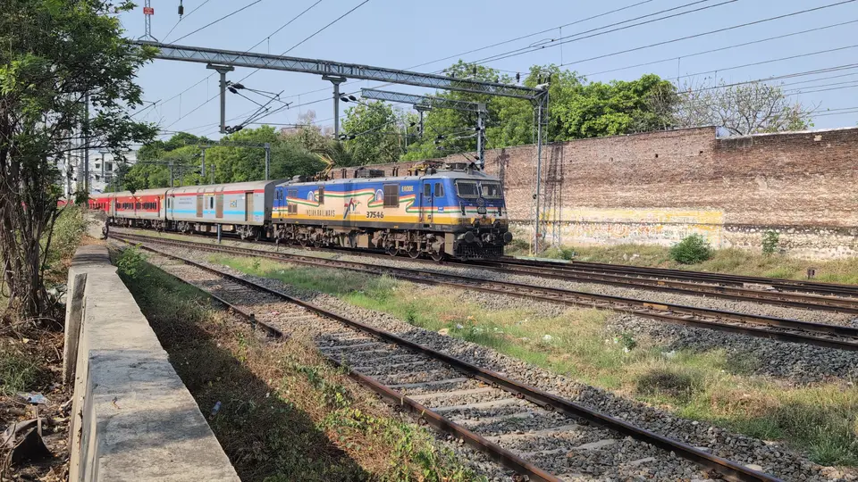22629 Mumbai LTT - Tirunelveli SF Express (via Konkan) train photo 11
