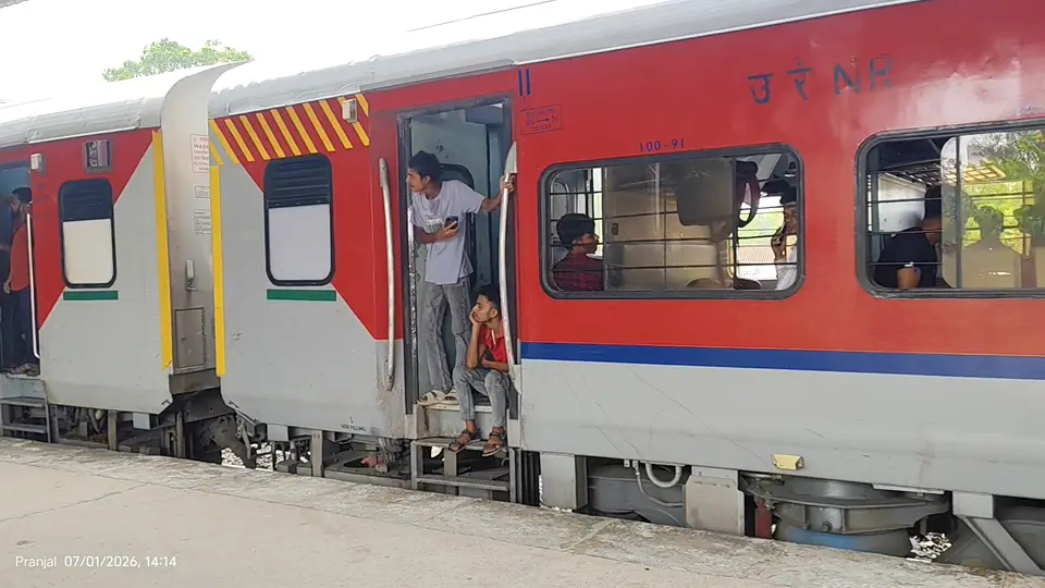 Representative Indian Railways gallery image photo 8