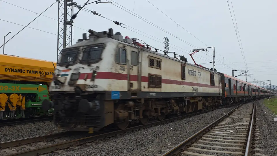 19021 Udhna - Brahmapur Amrit Bharat Express train photo 18