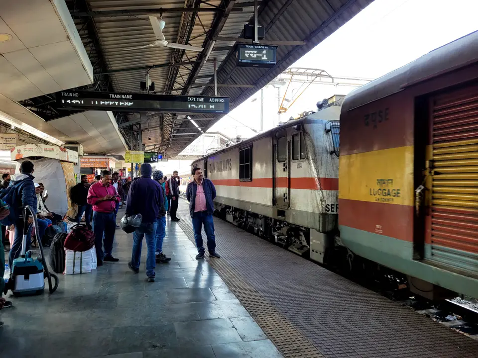 13513 Asansol - Hatia Express train photo 2