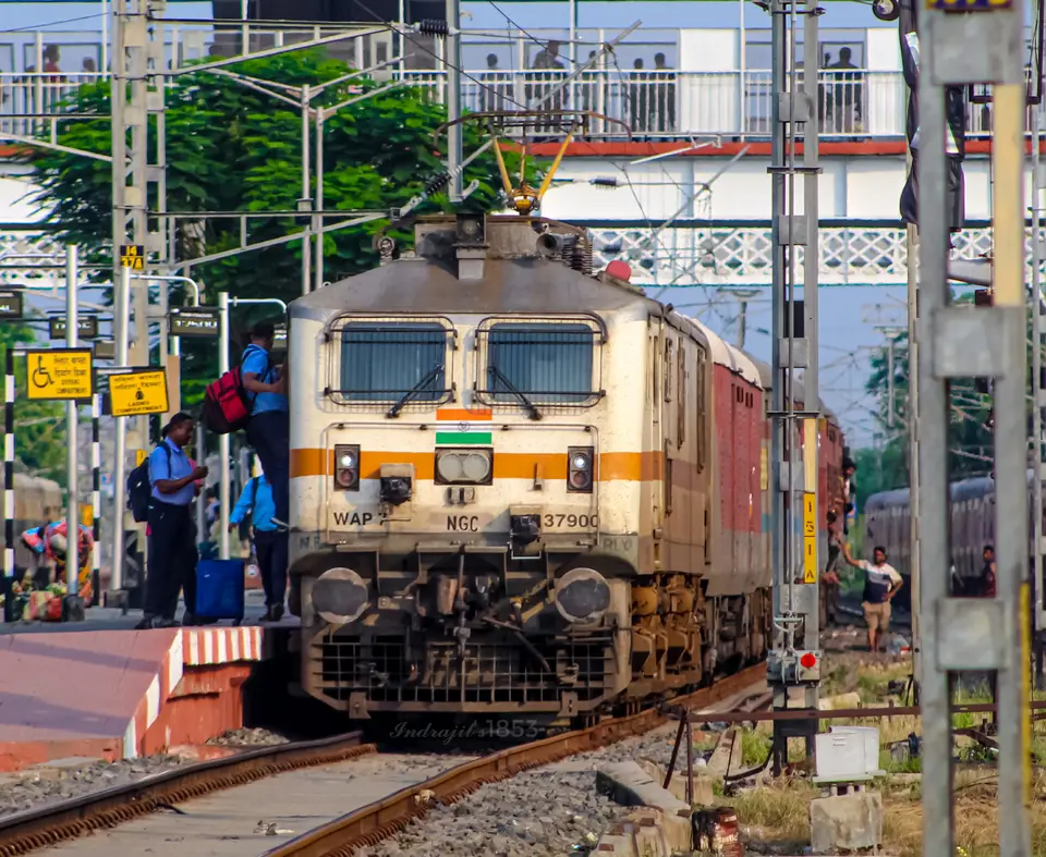 22503 Kanniyakumari - Dibrugarh Vivek SF Express train photo 10