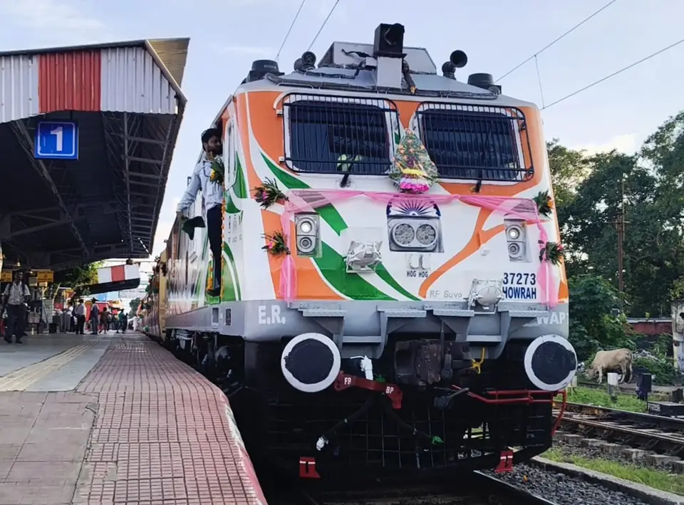13045 Mayurakshi Express train photo 16