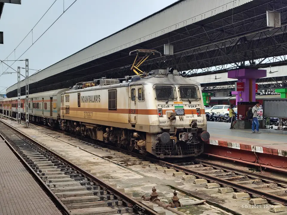 Representative Indian Railways gallery image photo 3