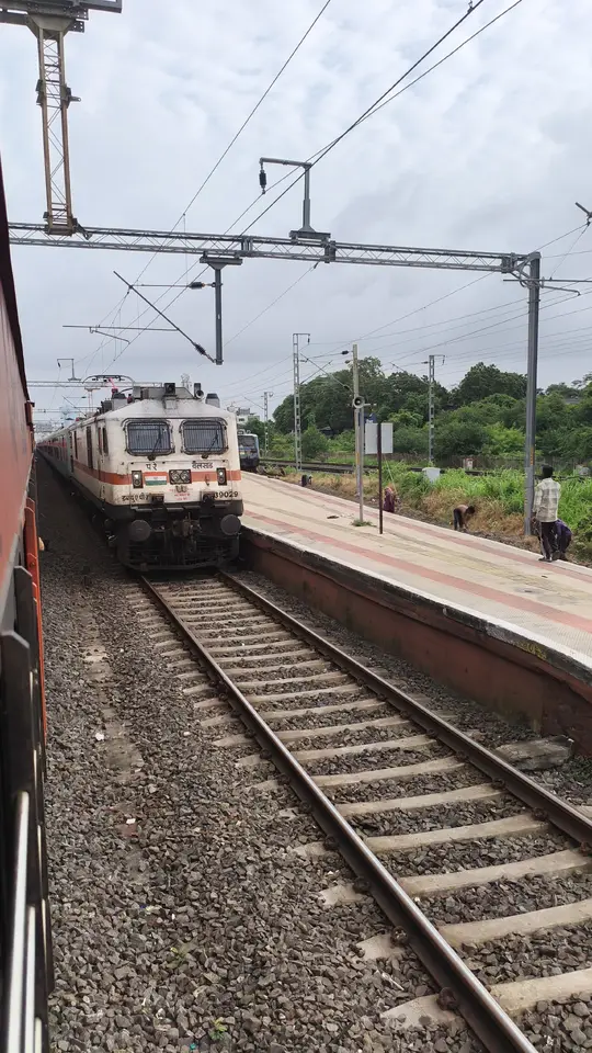 22907 Madgaon - Hapa Weekly SF Express train photo 4