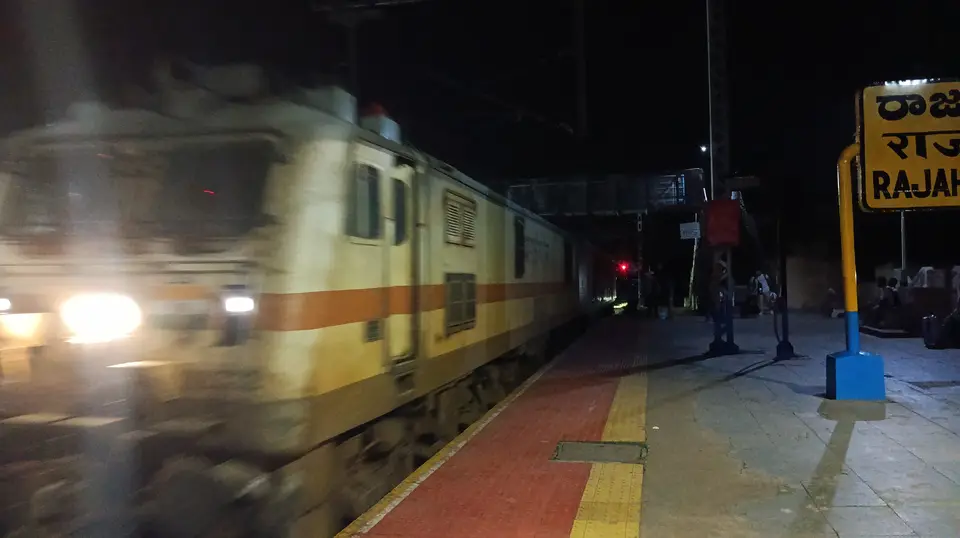 17015 Visakha Express train photo 1