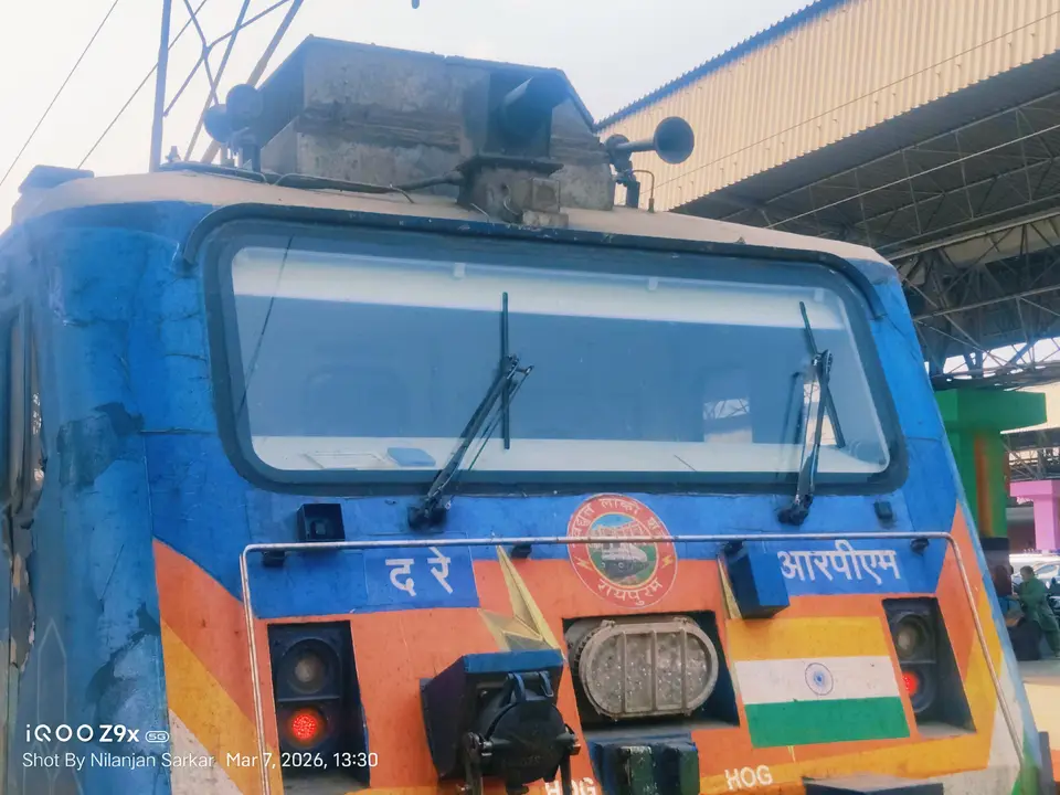 12129 Azad Hind Express train photo 7