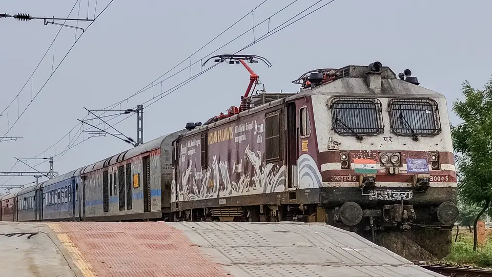 21903 Bandra Terminus - Bikaner AC SF Express train photo 2