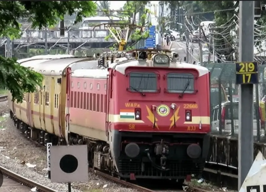 20635 Ananthapuri Superfast Express train
