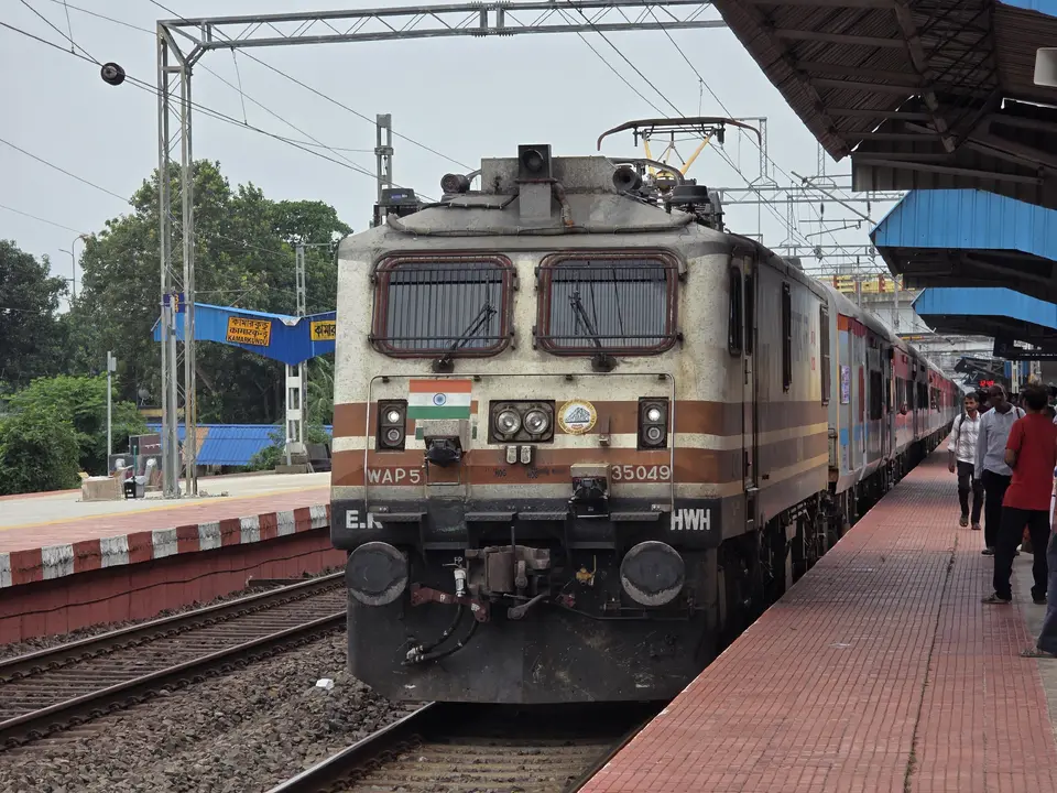 12347 Sahid Express train photo 10
