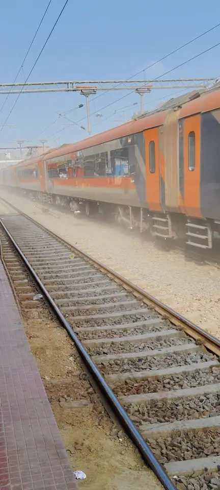 19251 Veraval - Okha Express train