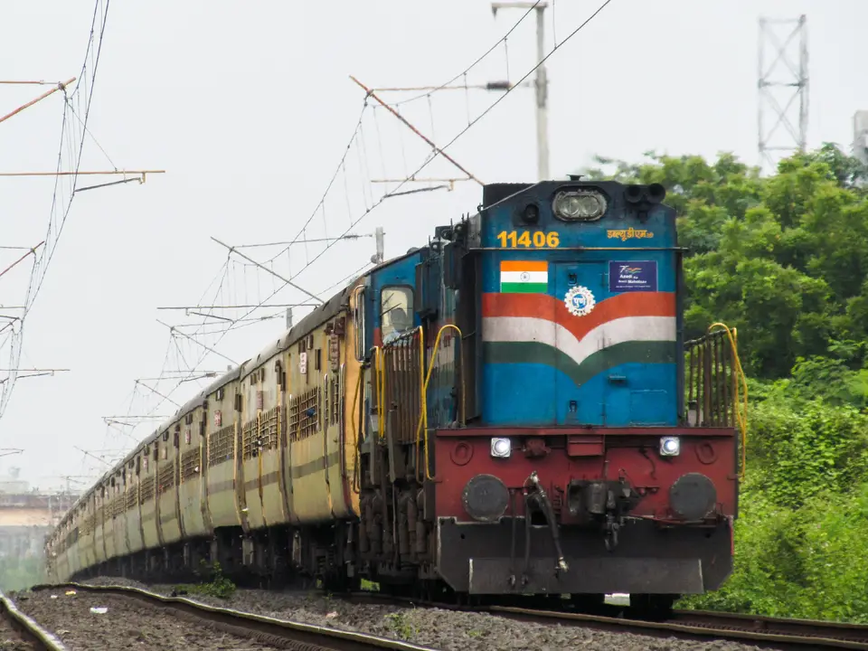 11403 Nagpur - SCSMT Kolhapur Express train photo 7
