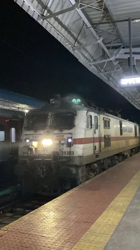 12737 Gowthami SF Express train photo 4