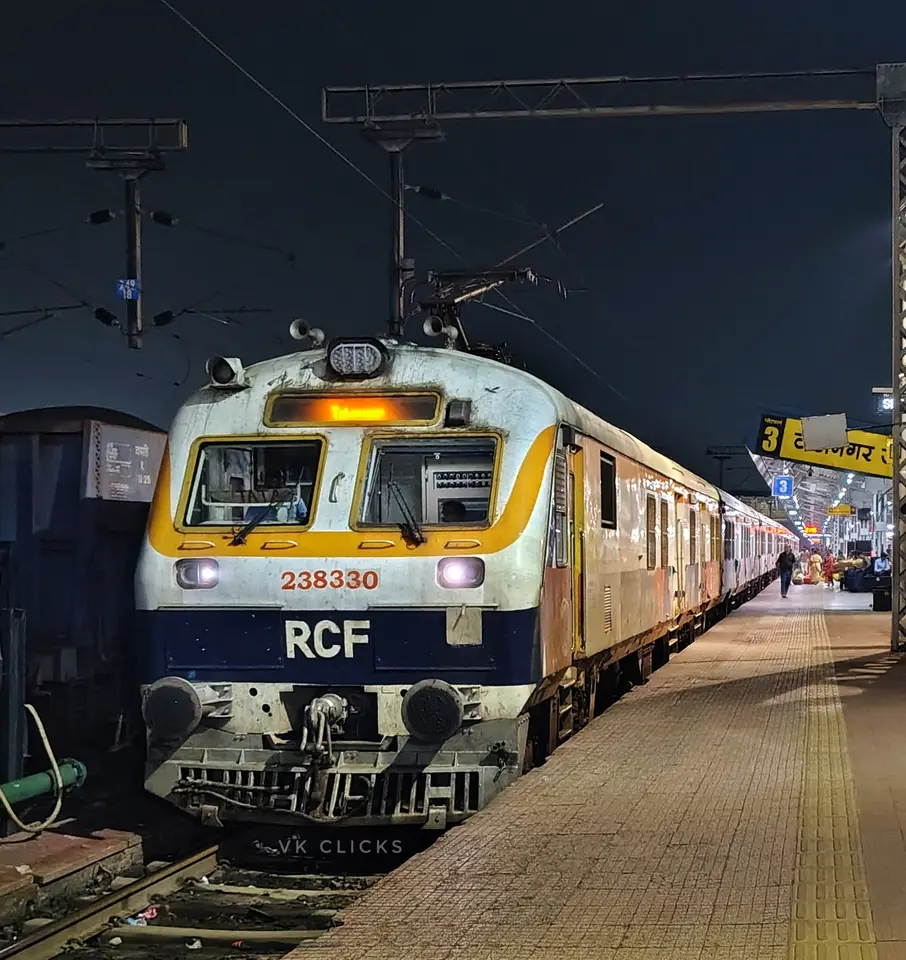 68011 Kharagpur - Tatanagar MEMU train photo 2