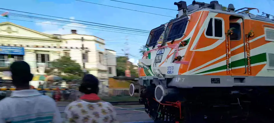 13045 Mayurakshi Express train photo 11