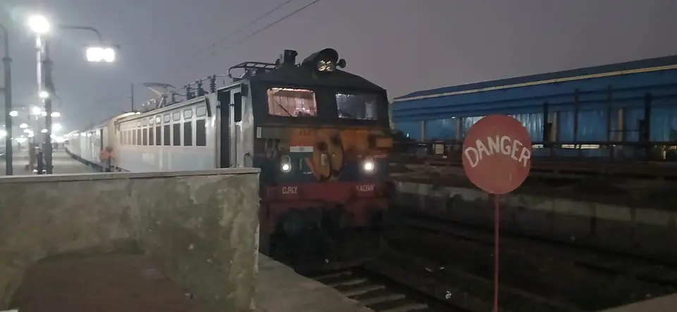 12119 Amravati - Ajni (Nagpur) Intercity SF Express train photo 2