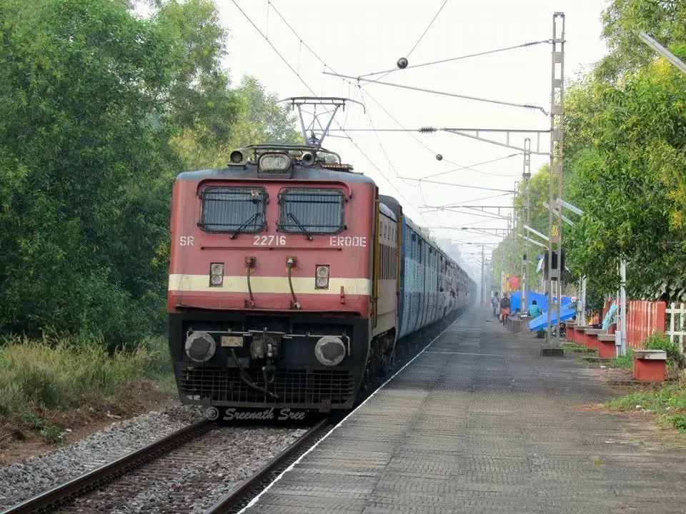 16366 Nagercoil - Kottayam Express train photo 1