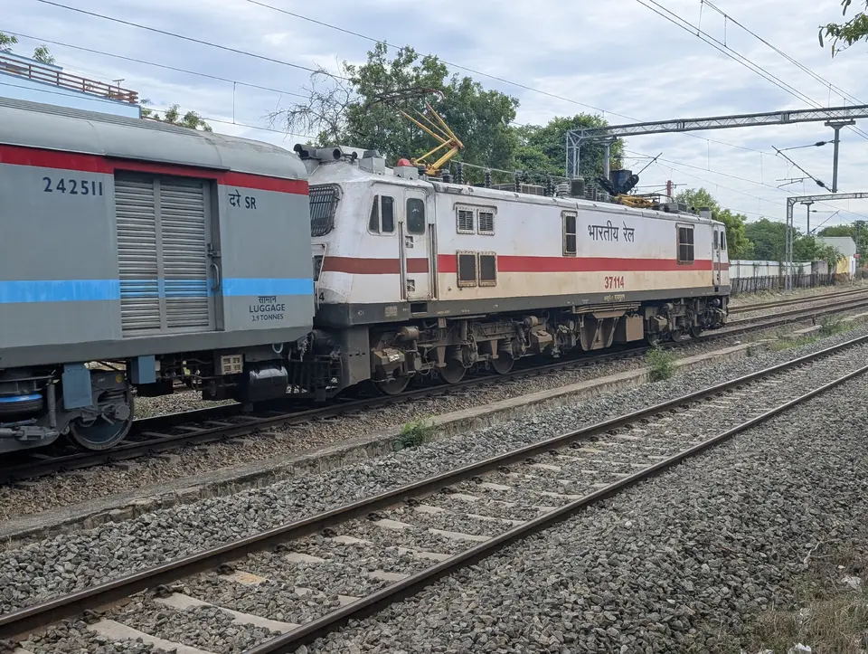 22629 Mumbai LTT - Tirunelveli SF Express (via Konkan) train photo 6