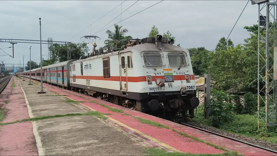 11019 Konark Express train photo 48