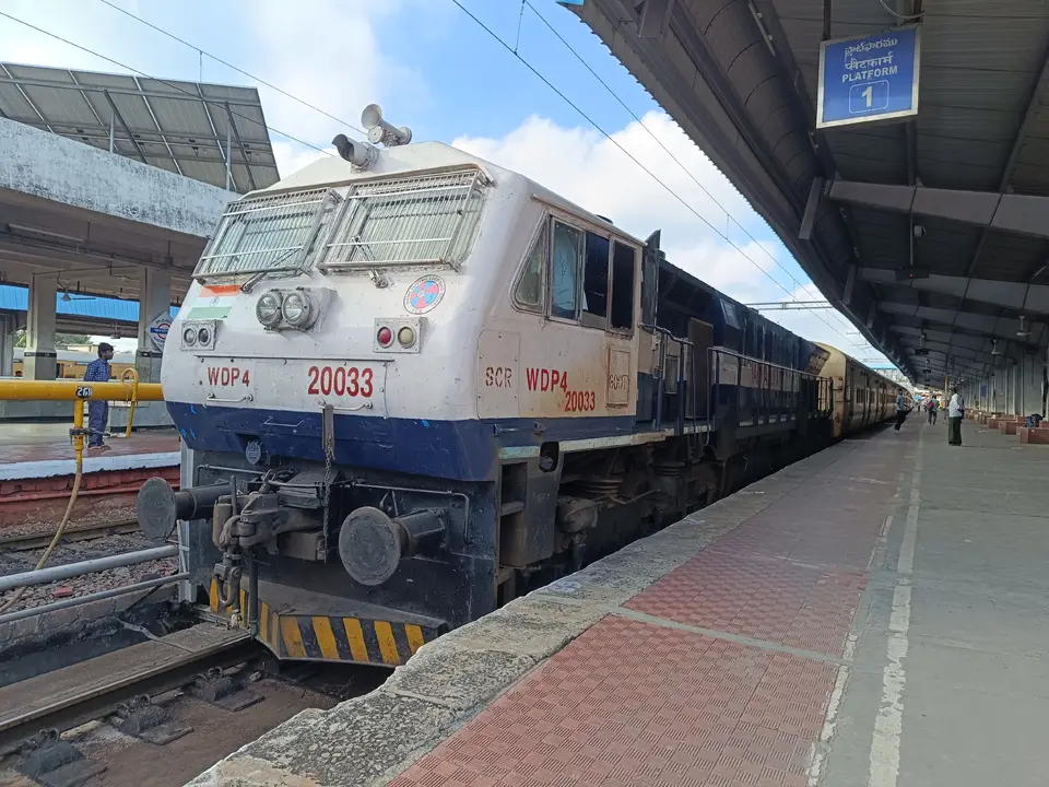57301 Kacheguda - Medak Passenger train photo 1