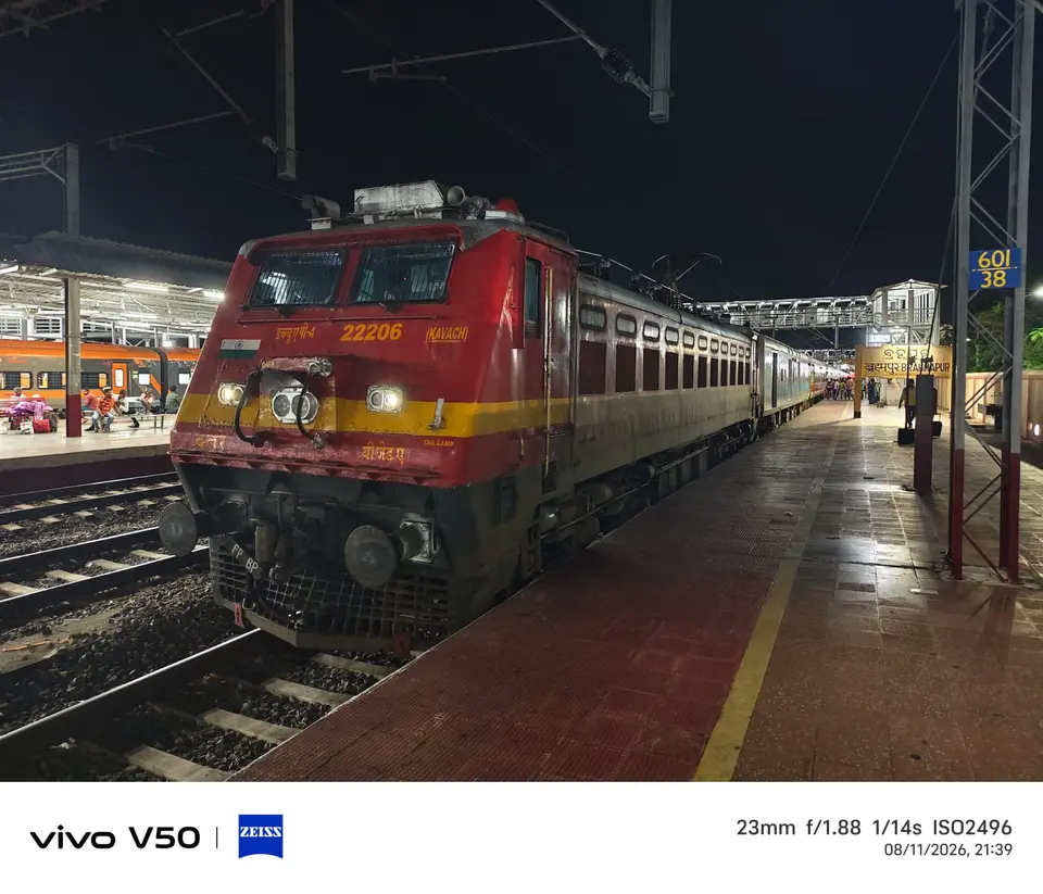 11019 Konark Express train photo 30