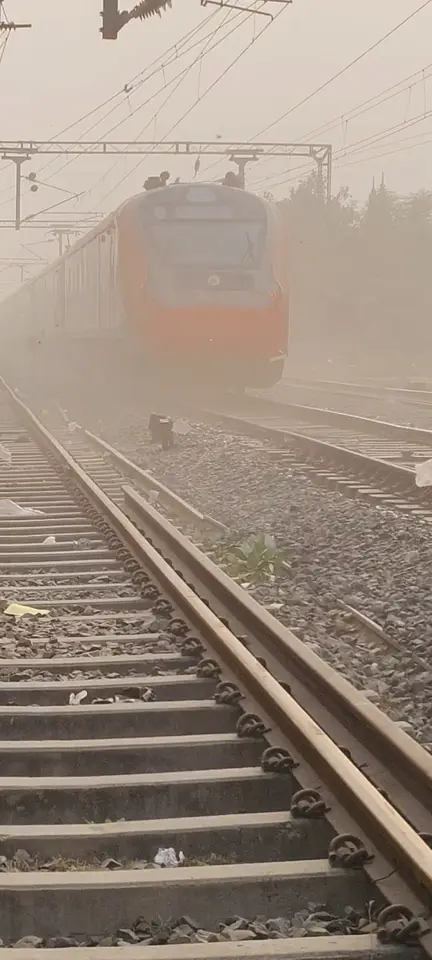 11019 Konark Express train photo 2