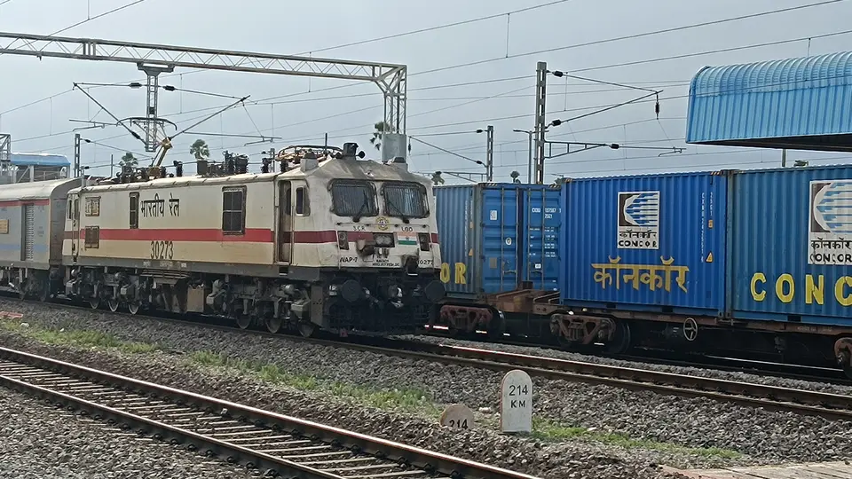 11019 Konark Express train photo 16