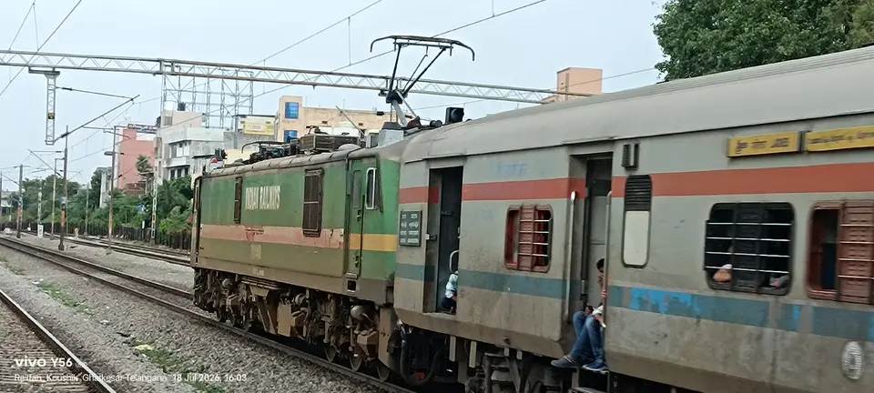 11019 Konark Express train photo 24