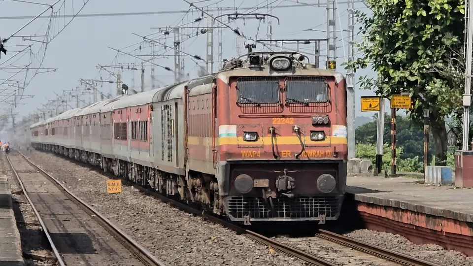 22323 Shabd Bhedi Express train photo 4