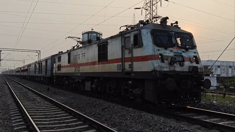 20815 Adityapur - Visakhapatnam SF Express train photo 4