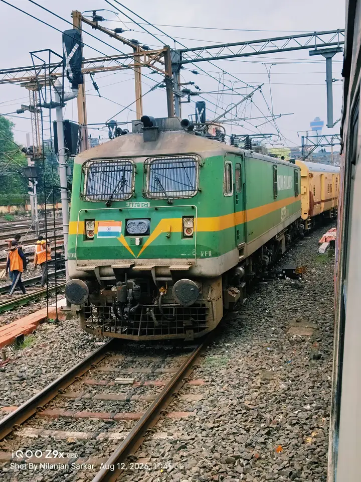 18023 Kharagpur - NSCB Jn. Gomoh Express train