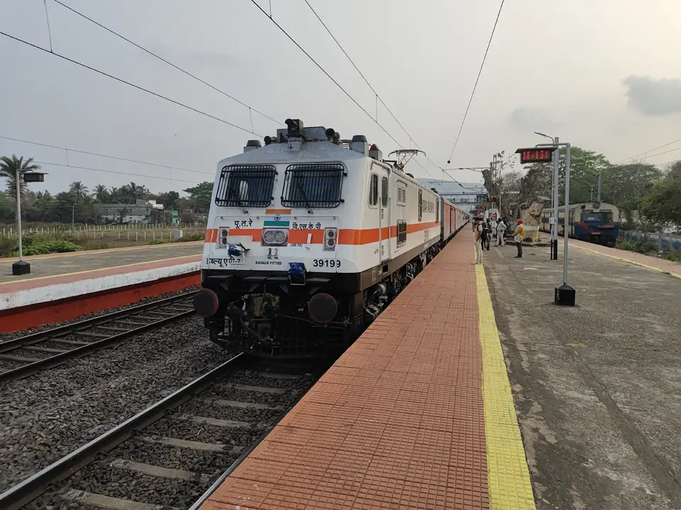 20471 Shri Ganganagar - Puri SF Express train photo 2