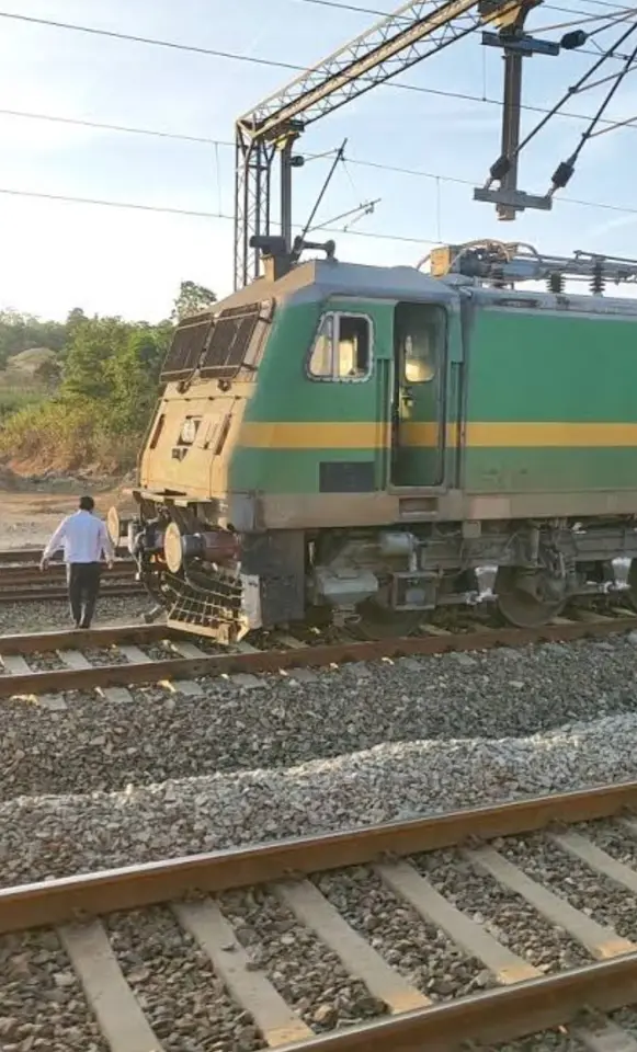 09009 Bandra Terminus - Bhuj Special Fare SF Special train
