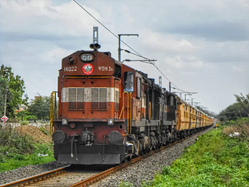 12765 Tirupati - Amravati SF Express train