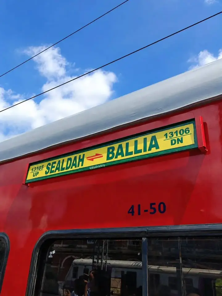 11019 Konark Express train photo 37
