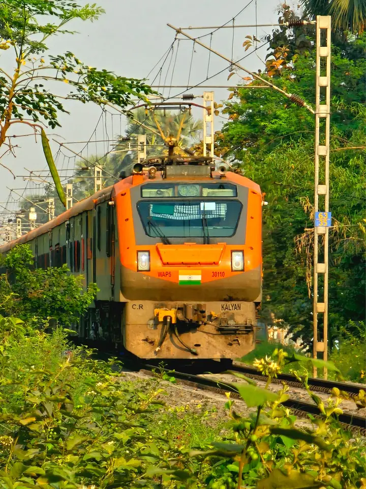 15549 Jaynagar - Patna Intercity Express train photo 3