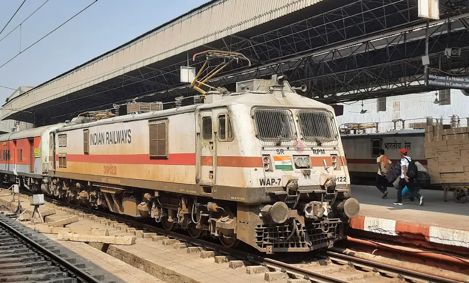 12129 Azad Hind Express train photo 50